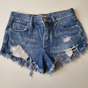 Free People | We The Free Distressed Cutoff Denim Shorts Jean Shorts Size 24